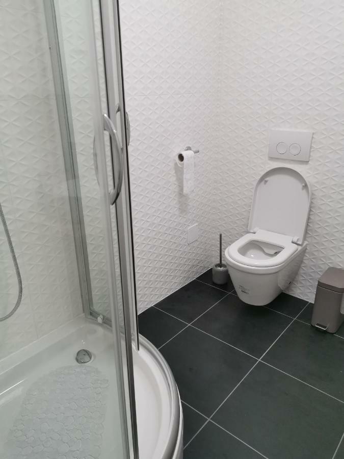 Seasons Apartmani Осиек Экстерьер фото